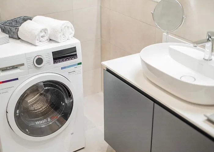 Bright: Aicherpark 4*