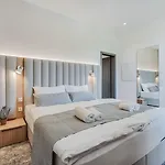 Aparthotel Bright: Aicherpark 4*
