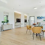 Aparthotel Bright: Aicherpark Rosenheim