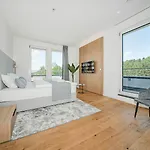 Bright: Aicherpark