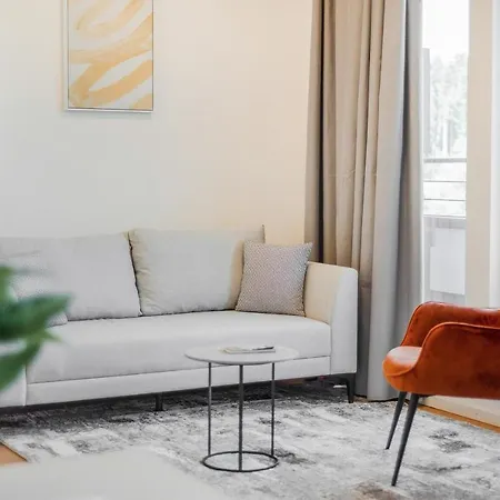 Aparthotel Bright: Aicherpark Rosenheim