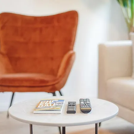 Bright: Aicherpark 4*