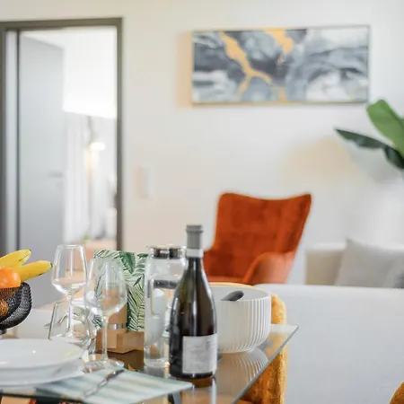 Bright: Aicherpark 4*