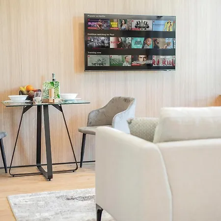 Bright: Aicherpark Aparthotel Rosenheim