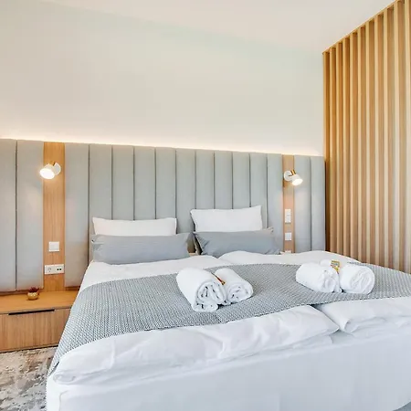 Lejlighedshotel Bright: Aicherpark 4*