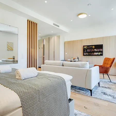 Bright: Aicherpark Lejlighedshotel 4*