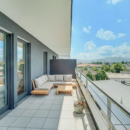 Bright: Aicherpark Apart Otel Rosenheim