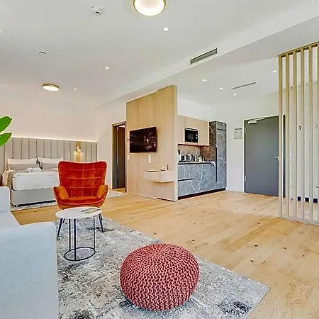 Bright: Aicherpark Aparthotel Rosenheim
