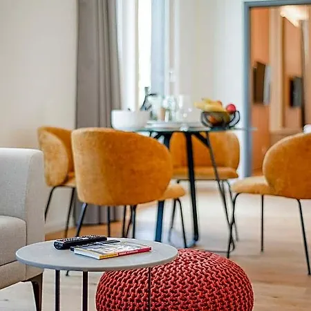 Bright: Aicherpark Apart-hotel 4*