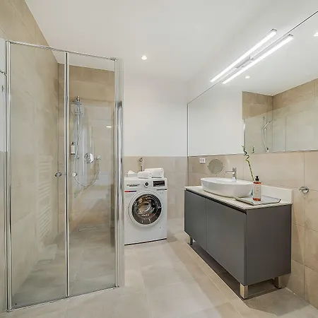 Bright: Aicherpark Lejlighedshotel 4*