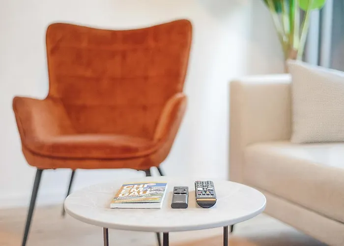 Bright: Aicherpark 4*