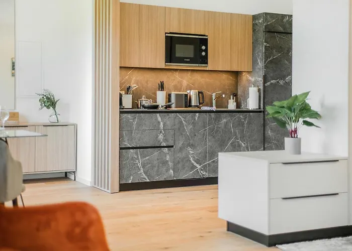 Bright: Aicherpark Apart Otel Rosenheim
